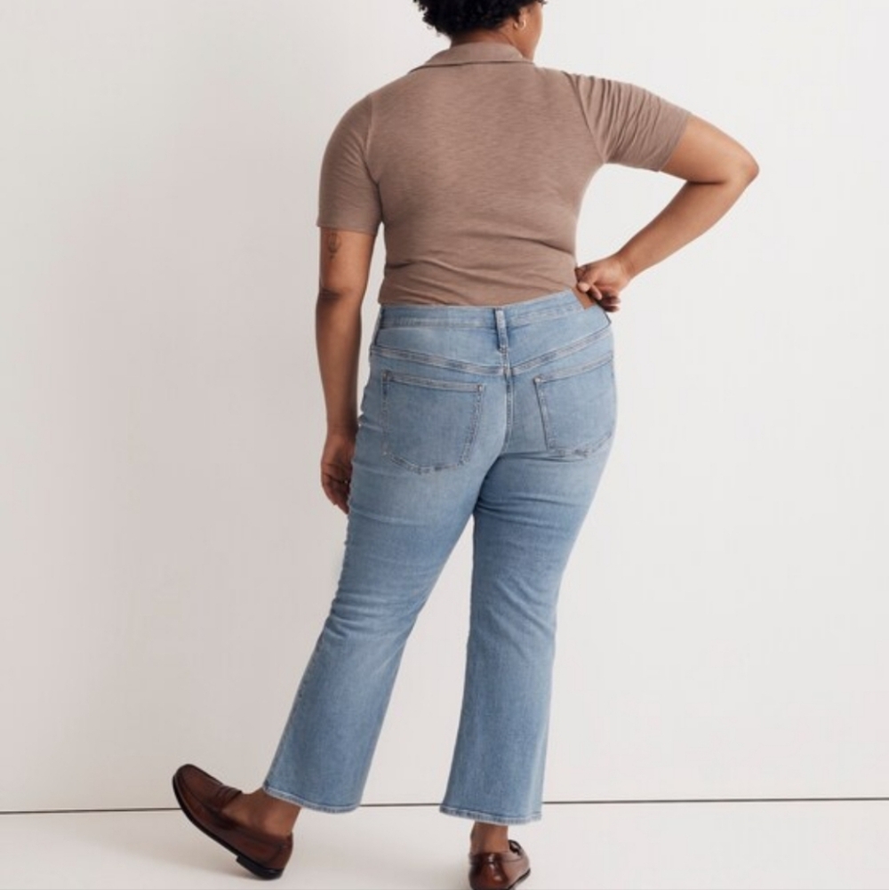 NWOT MADEWELL MID RISE KICK OUT JEANS - Picture 2 of 10